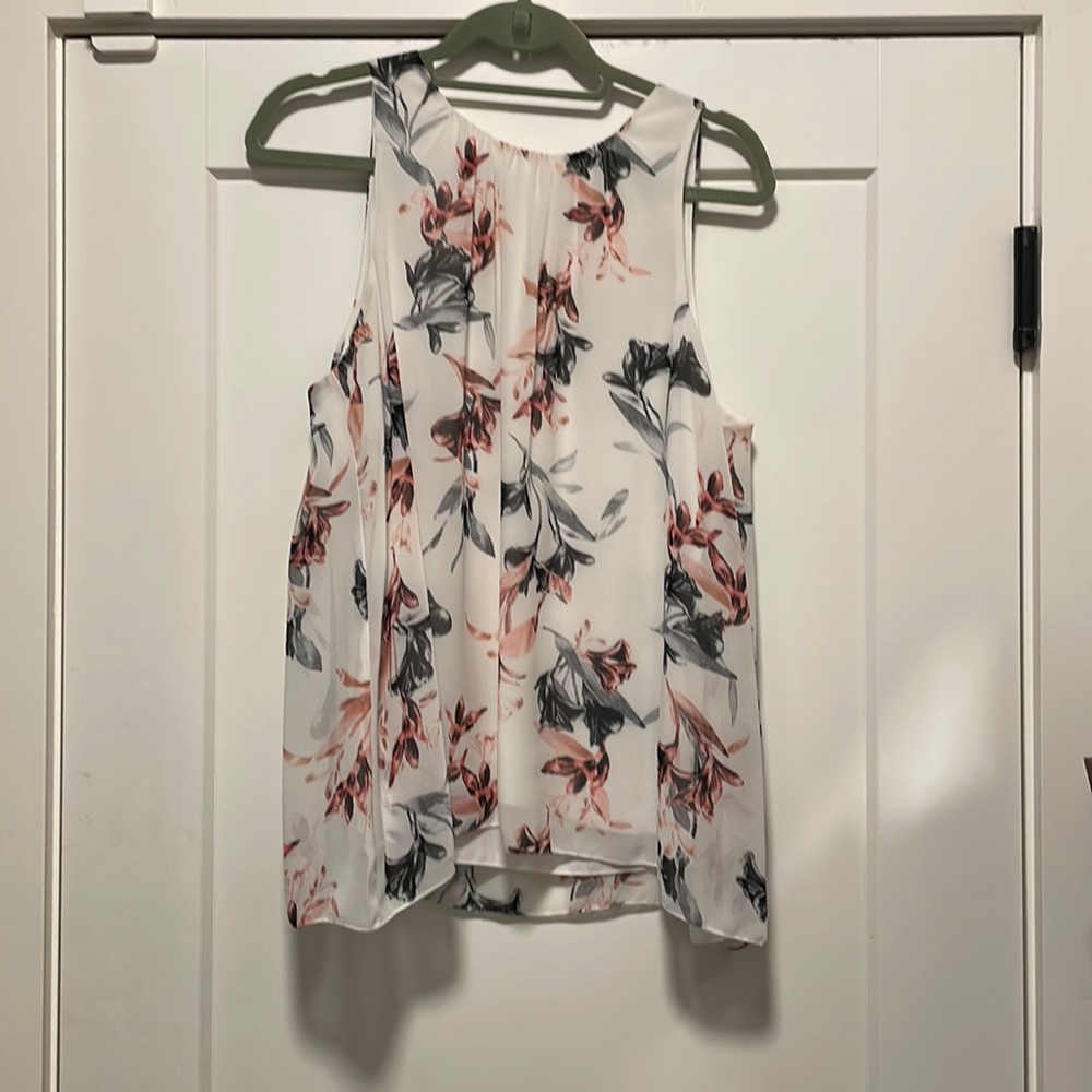 Vince Camuto sheer with lining flowy tank